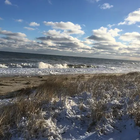 Böltser Hus Ferienwohnungen mit Strandkorb und Kamin 10 Gehminuten zum kurtaxefreien Sandstrand Kraksdorf Exterior foto